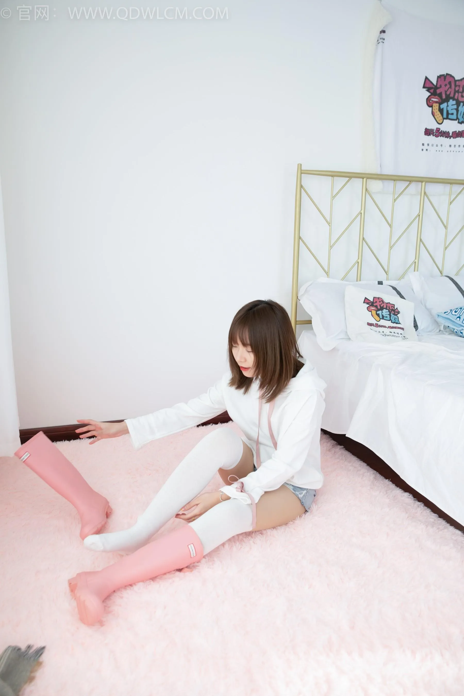 物恋传媒 NO.1509 婷婷-黑色的花 [162P]插图8